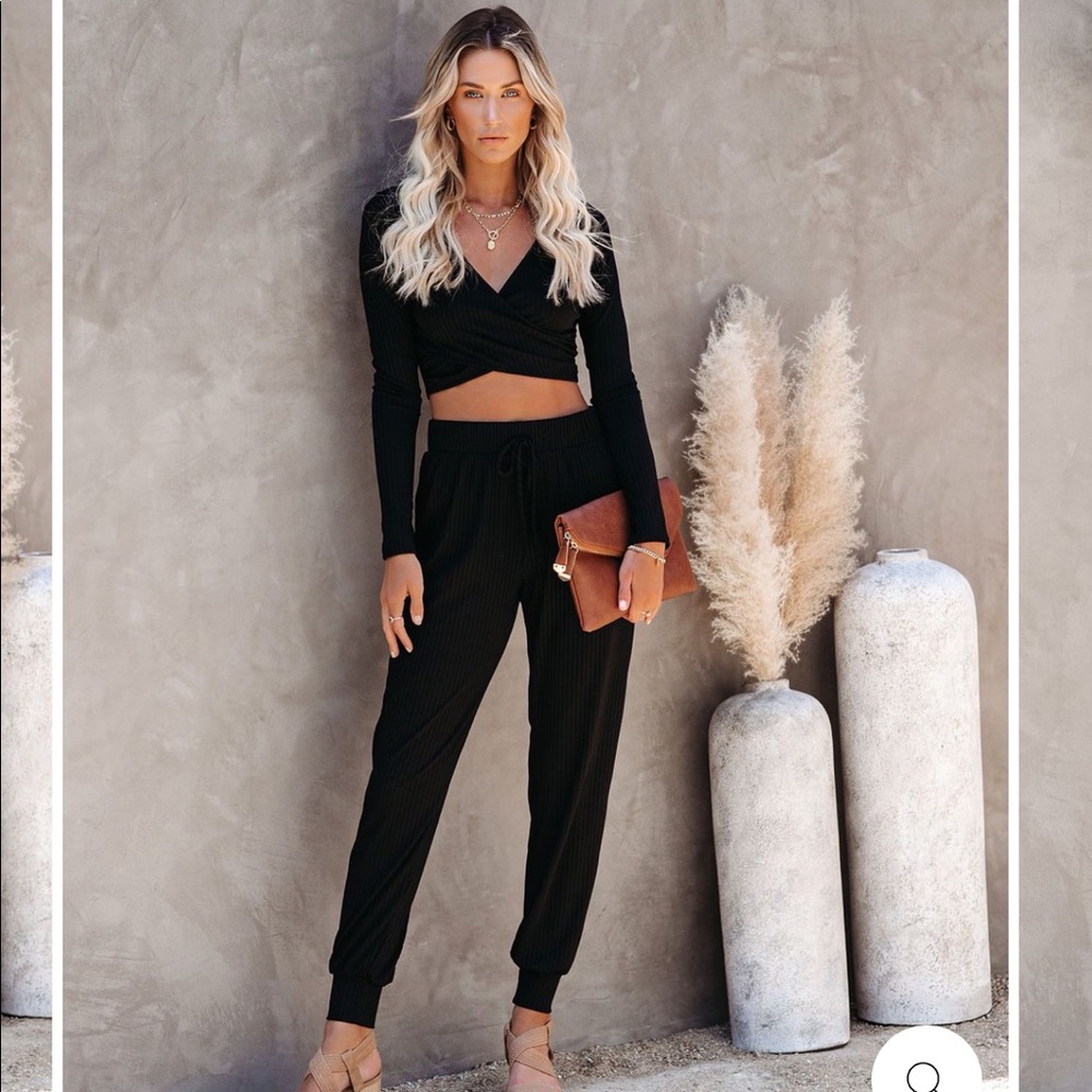 VICI crop top and jogger pants set